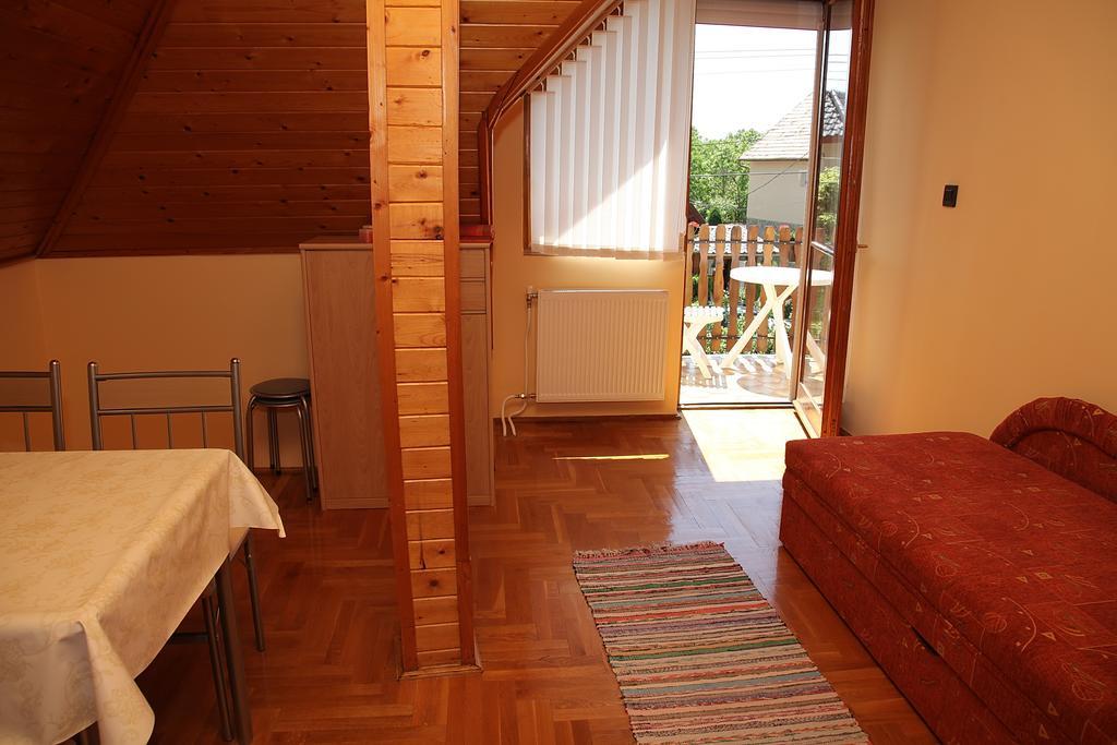 Andrea Apartmanhaz Balatongyorok Ngoại thất bức ảnh
