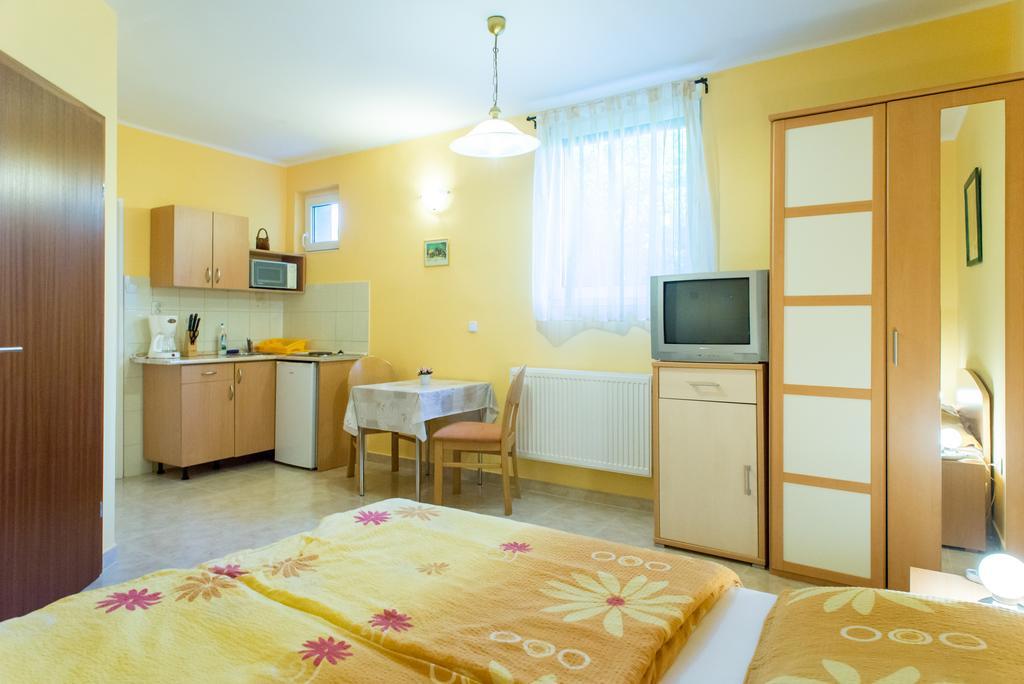 Andrea Apartmanhaz Balatongyorok Ngoại thất bức ảnh