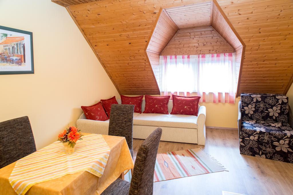 Andrea Apartmanhaz Balatongyorok Ngoại thất bức ảnh